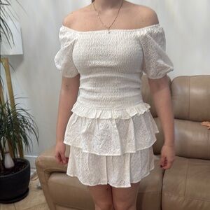 New without tag Elegant Off-Shoulder White set skirt and top